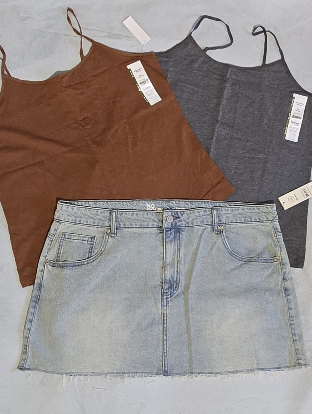 NWT - Denim Mini Skirt and 2 Tank Tops Bundle Set - Size XL(16-18)